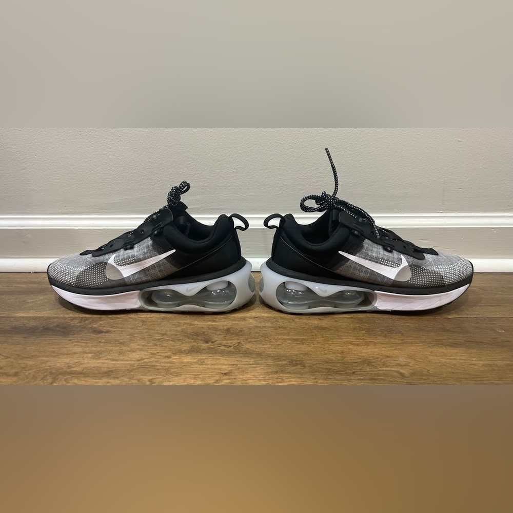 NWOT Nike Air Max 2021 Black White Silver Size 8